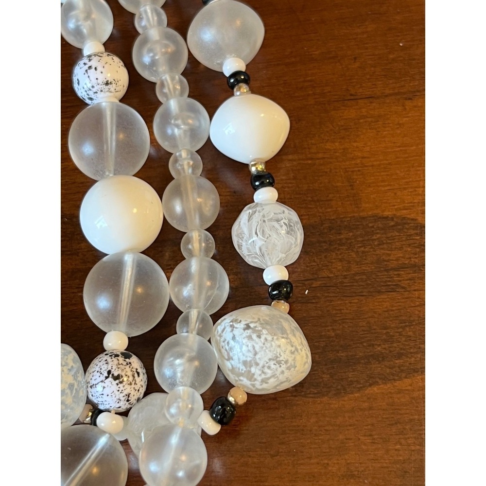 White Clear Speckled Acrylic Bead Triple Strand Statement Necklace Layered 17in - Picture 9 of 9
